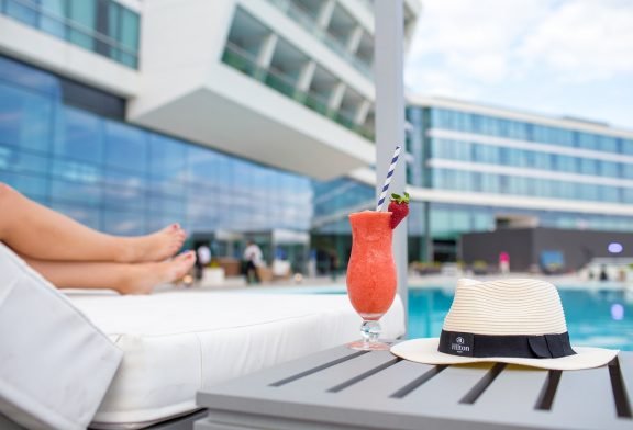 Hilton Pilar abre la temporada de verano